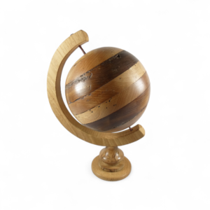 Mappemonde en châtaignier