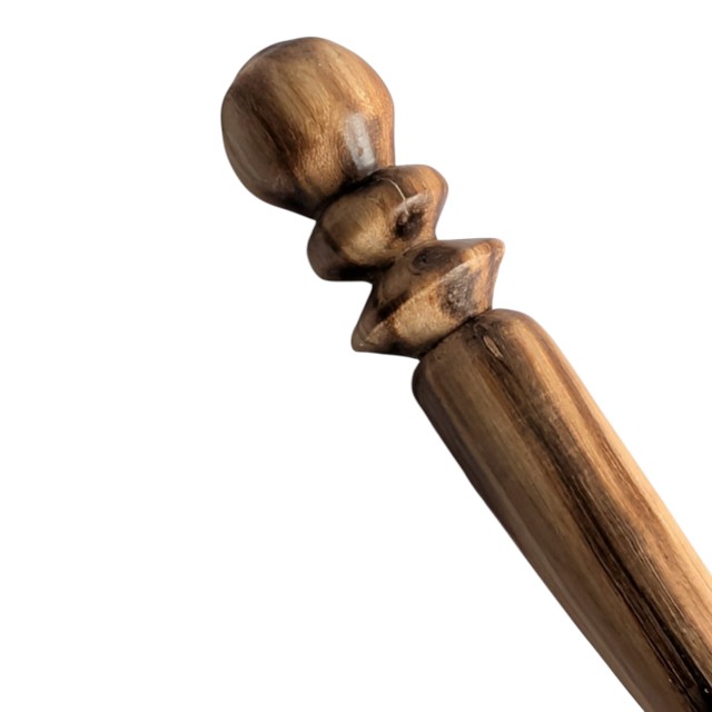 Broderie de Lunéville, pourquoi les manches en bois